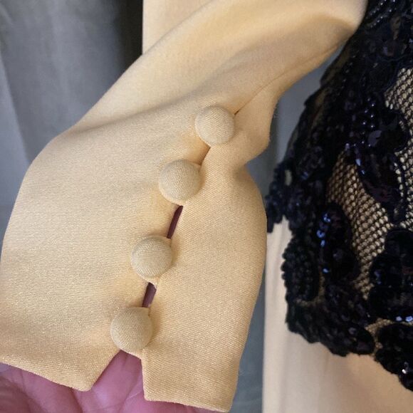 Carolina Herrera yellow  lace detailed Sheath Long Sleeve Dress, US6 - Picture 8 of 11